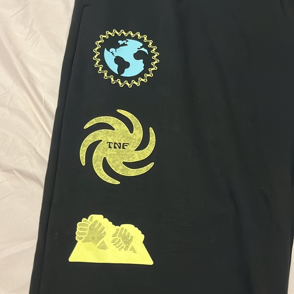 THE NORTH FACE Men's Half Dome Sweatpant, TNF Black/Snow - Picture 4 of 13